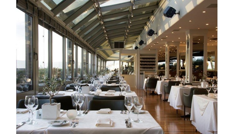 Titania Hotel, Афины